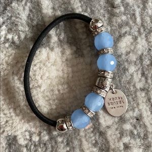 Henri Bendel Hair tye